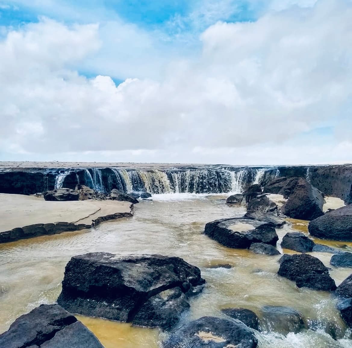 Imagem de Bate e Volta Atins